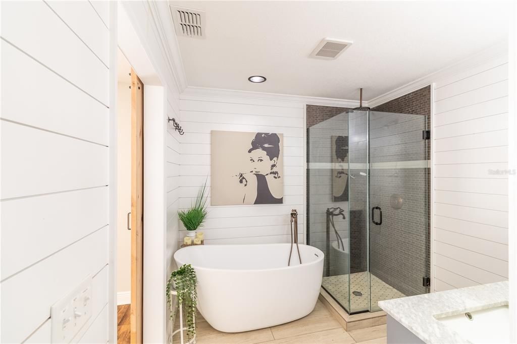 En Venta: $425,000 (3 camas, 2 baños, 1920 Pies cuadrados)
