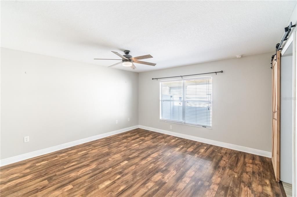 En Venta: $425,000 (3 camas, 2 baños, 1920 Pies cuadrados)