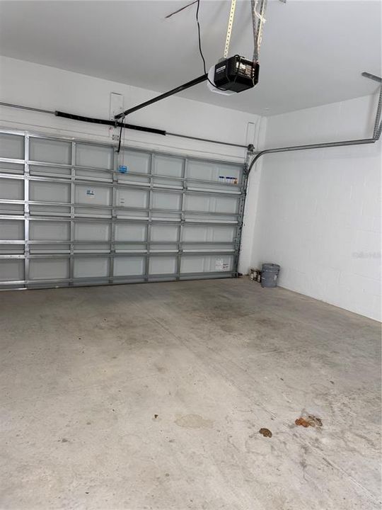 Active With Contract: $2,500 (4 beds, 2 baths, 2000 Square Feet)