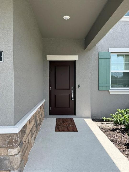 Active With Contract: $2,500 (4 beds, 2 baths, 2000 Square Feet)