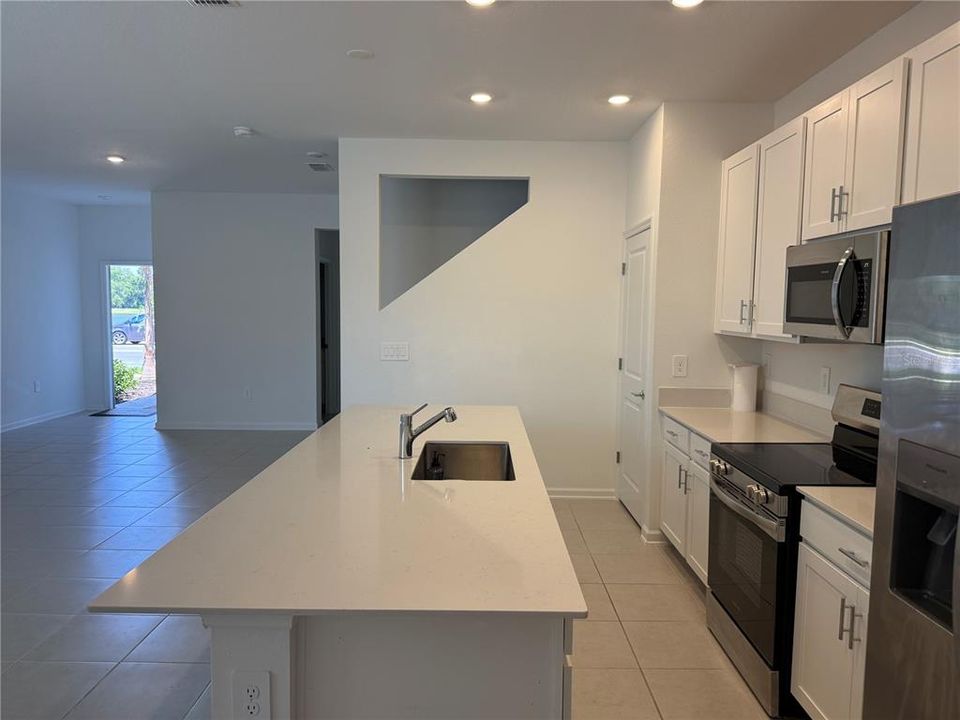 Active With Contract: $2,500 (4 beds, 2 baths, 2000 Square Feet)