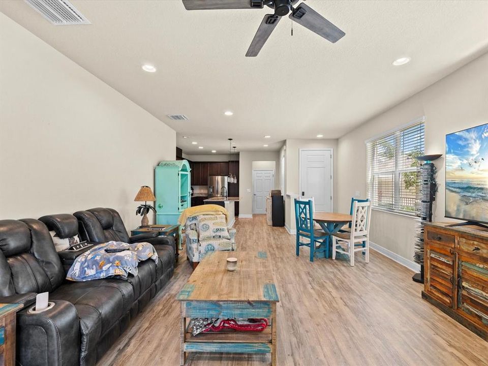 For Sale: $399,000 (3 beds, 2 baths, 1840 Square Feet)