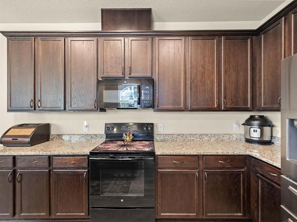 For Sale: $399,000 (3 beds, 2 baths, 1840 Square Feet)