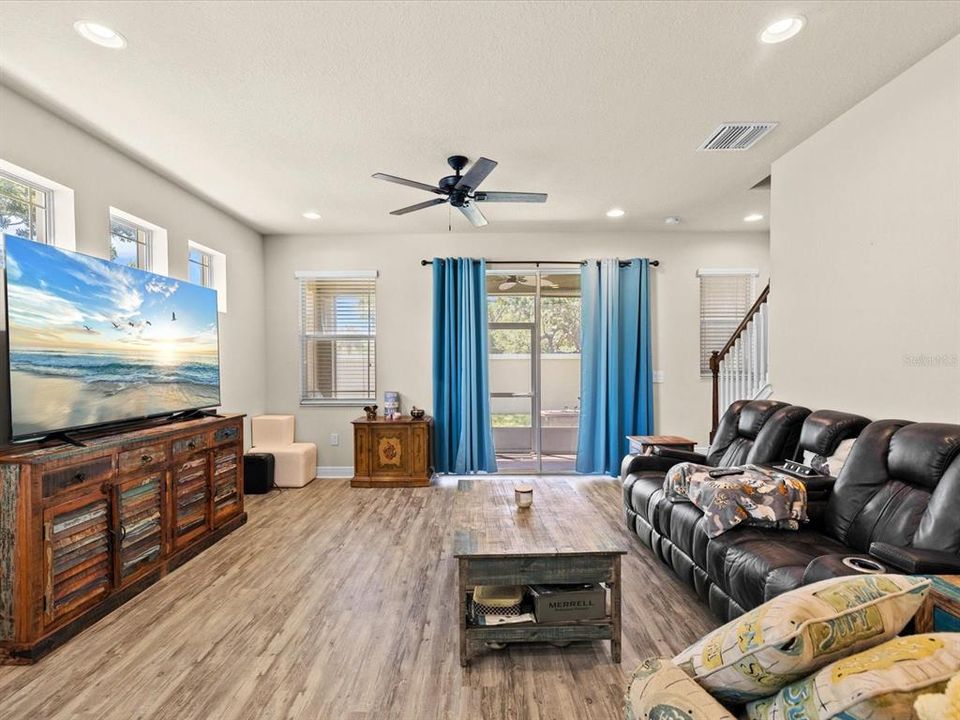 For Sale: $399,000 (3 beds, 2 baths, 1840 Square Feet)