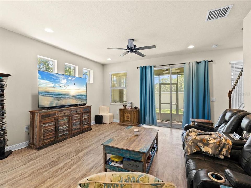 For Sale: $399,000 (3 beds, 2 baths, 1840 Square Feet)
