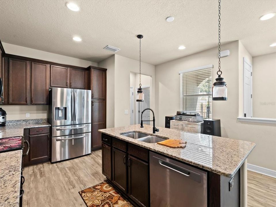 For Sale: $399,000 (3 beds, 2 baths, 1840 Square Feet)