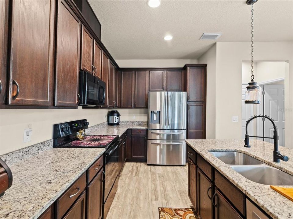 For Sale: $399,000 (3 beds, 2 baths, 1840 Square Feet)