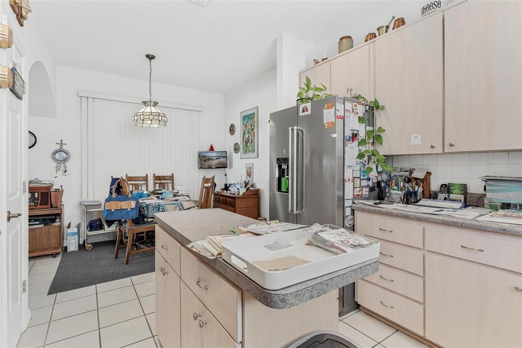 На продажу: $875,000 (5 спален, 3 ванн, 3323 Квадратных фут)