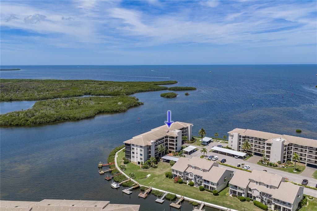 For Sale: $250,000 (2 beds, 2 baths, 1025 Square Feet)