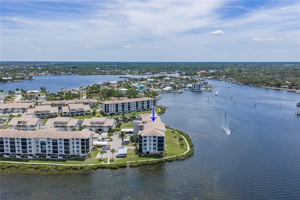 For Sale: $250,000 (2 beds, 2 baths, 1025 Square Feet)