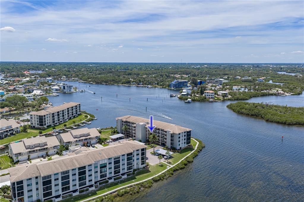 For Sale: $250,000 (2 beds, 2 baths, 1025 Square Feet)