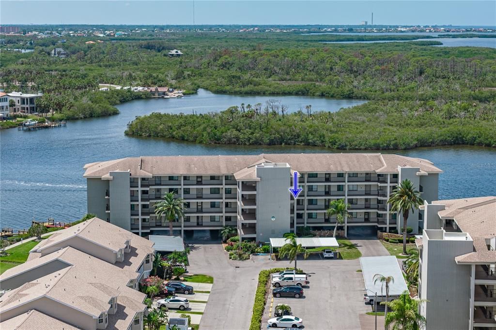 For Sale: $250,000 (2 beds, 2 baths, 1025 Square Feet)