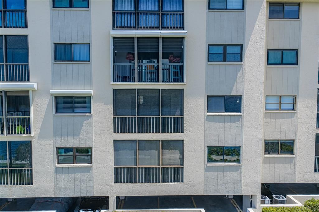 For Sale: $250,000 (2 beds, 2 baths, 1025 Square Feet)