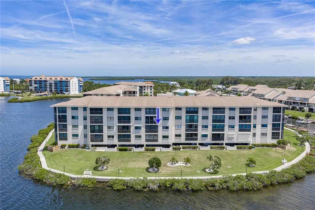 For Sale: $250,000 (2 beds, 2 baths, 1025 Square Feet)