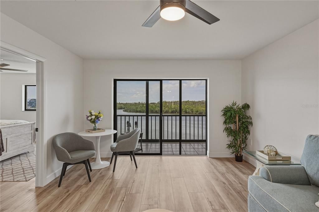 For Sale: $250,000 (2 beds, 2 baths, 1025 Square Feet)