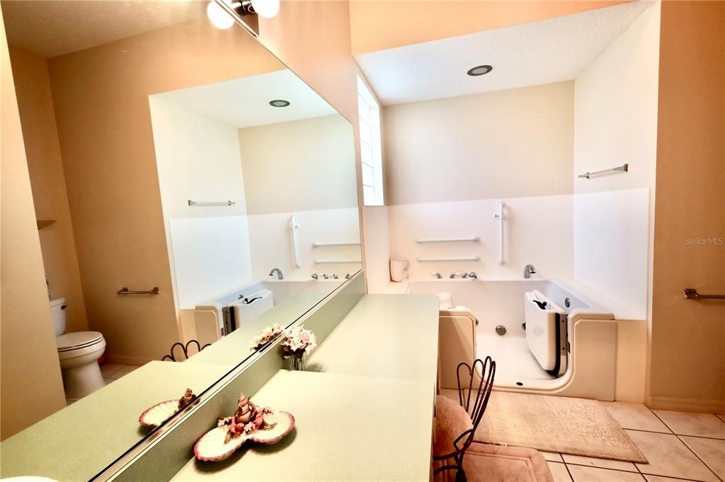 В аренду: $3,500 (3 спален, 3 ванн, 2312 Квадратных фут)