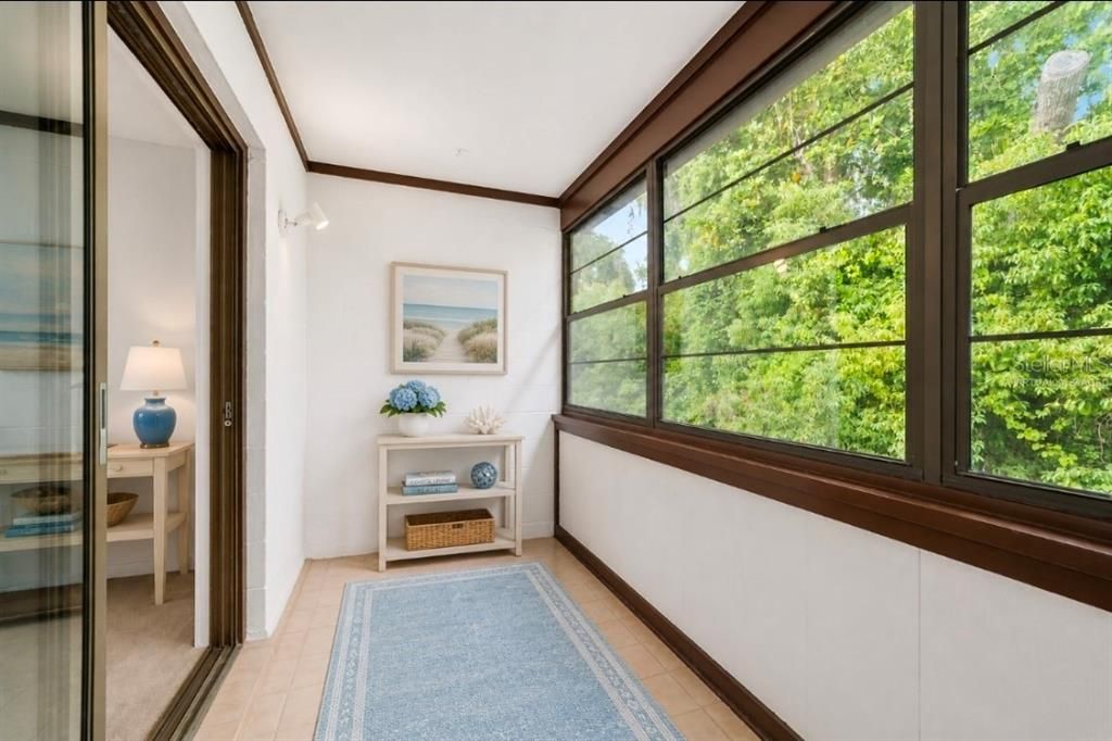 For Sale: $118,999 (2 beds, 2 baths, 1015 Square Feet)