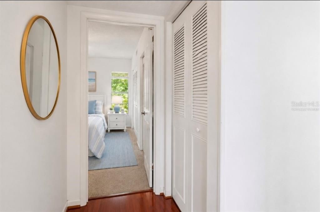 For Sale: $118,999 (2 beds, 2 baths, 1015 Square Feet)