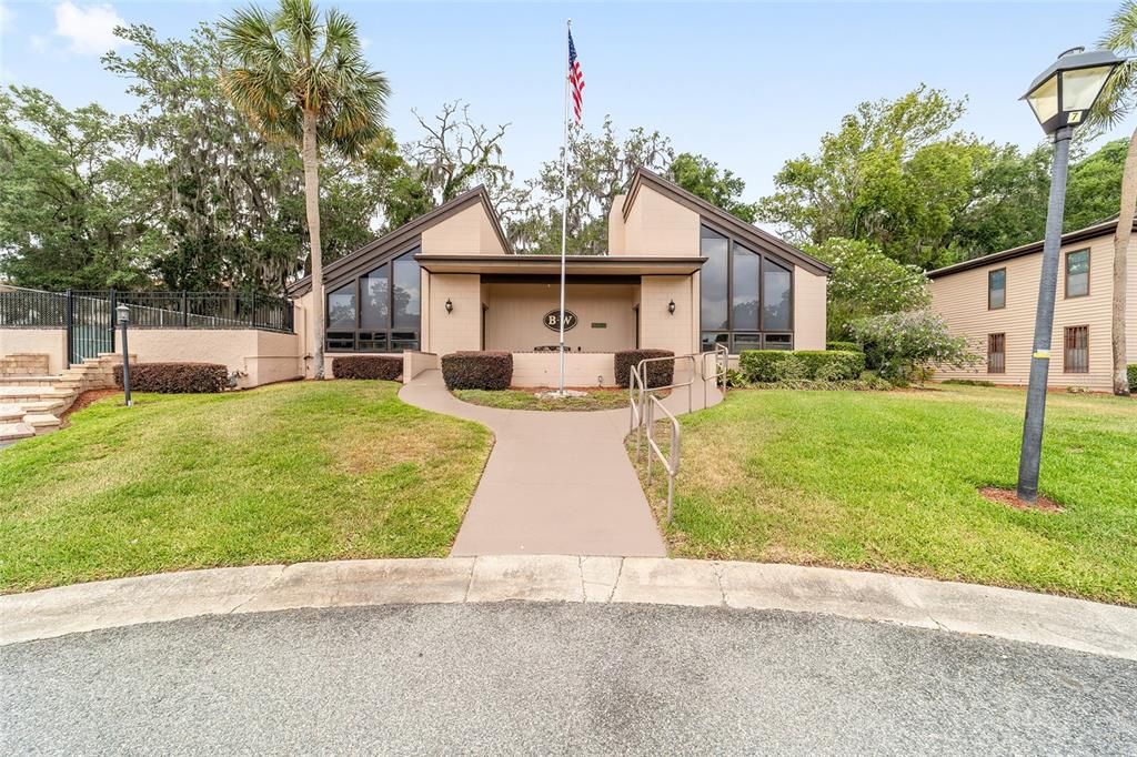 For Sale: $118,999 (2 beds, 2 baths, 1015 Square Feet)