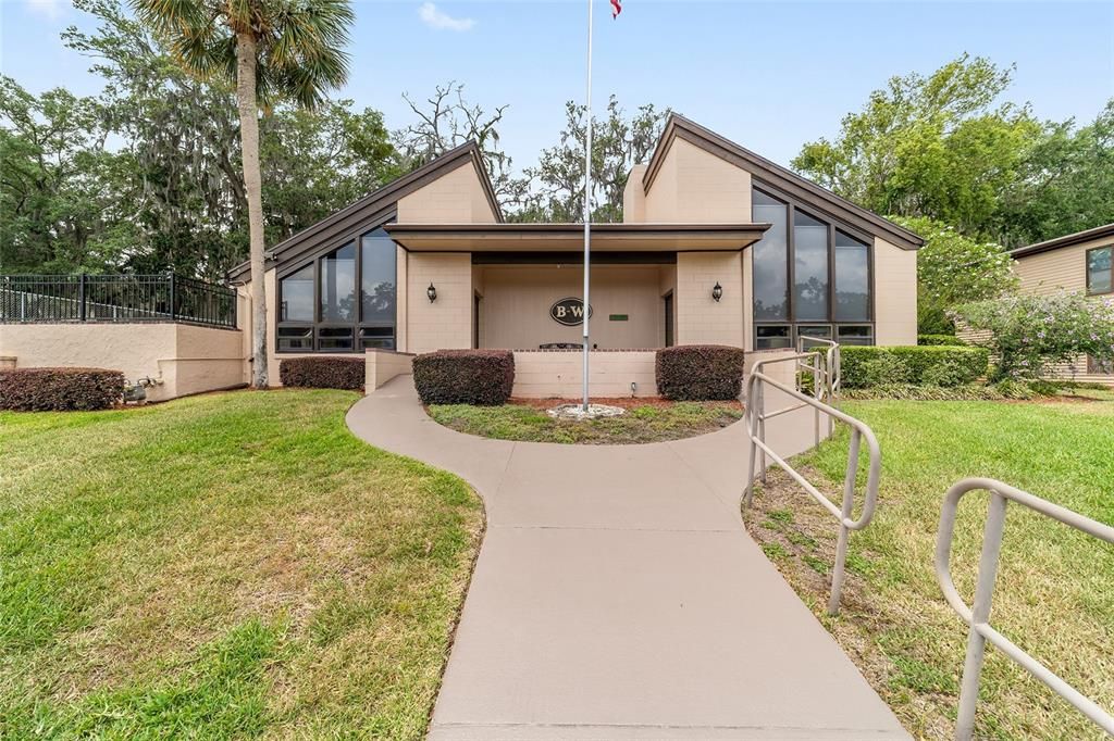 For Sale: $118,999 (2 beds, 2 baths, 1015 Square Feet)