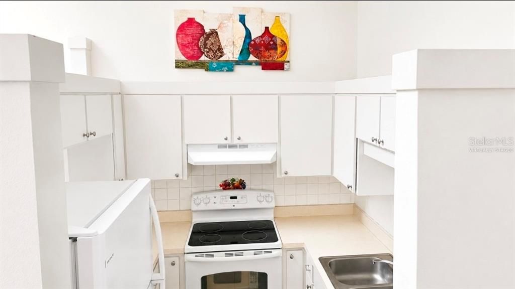 For Sale: $118,999 (2 beds, 2 baths, 1015 Square Feet)