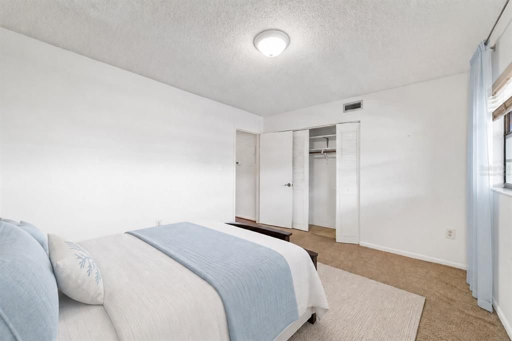 For Sale: $118,999 (2 beds, 2 baths, 1015 Square Feet)