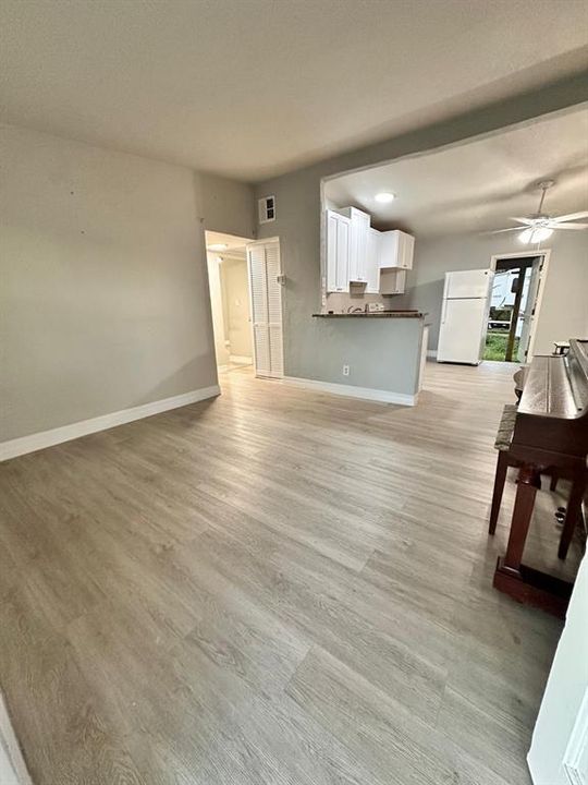 For Sale: $575,000 (3 beds, 2 baths, 940 Square Feet)