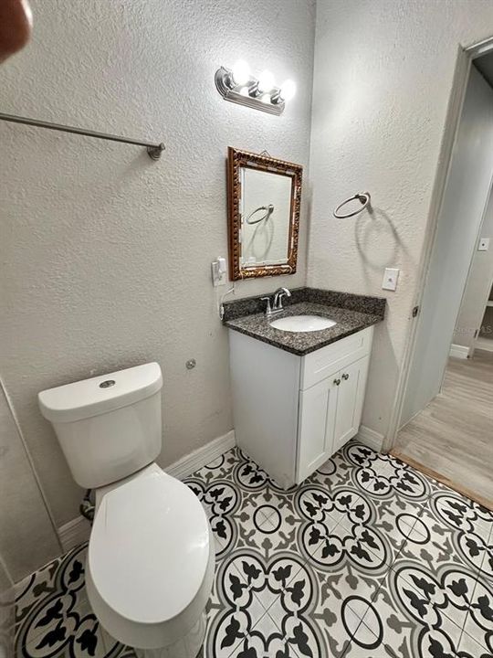 For Sale: $575,000 (3 beds, 2 baths, 940 Square Feet)