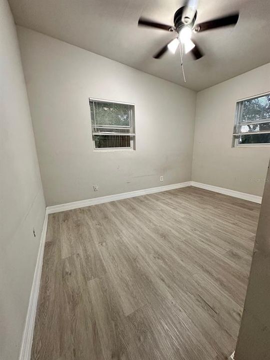 For Sale: $575,000 (3 beds, 2 baths, 940 Square Feet)
