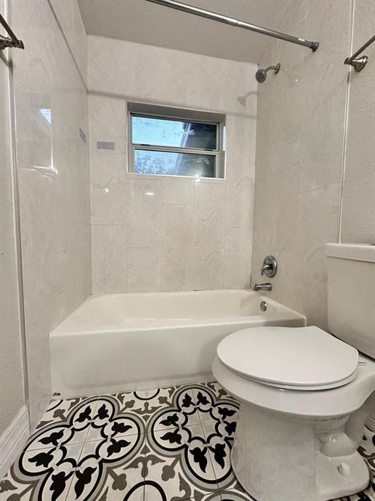For Sale: $575,000 (3 beds, 2 baths, 940 Square Feet)