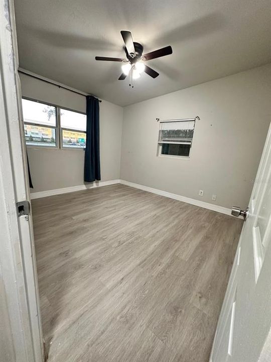 For Sale: $575,000 (3 beds, 2 baths, 940 Square Feet)