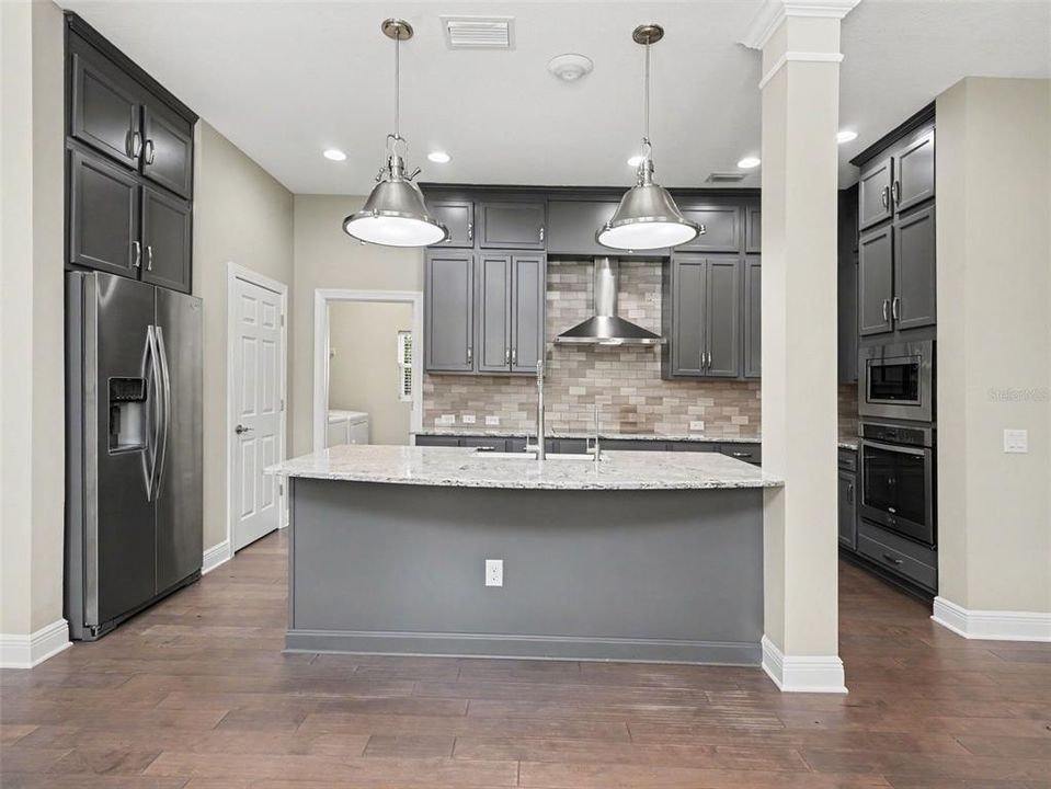 For Sale: $998,000 (4 beds, 3 baths, 2566 Square Feet)