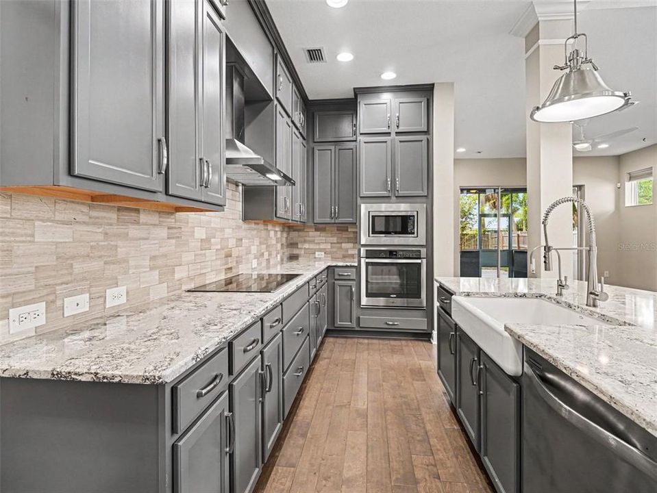 For Sale: $998,000 (4 beds, 3 baths, 2566 Square Feet)