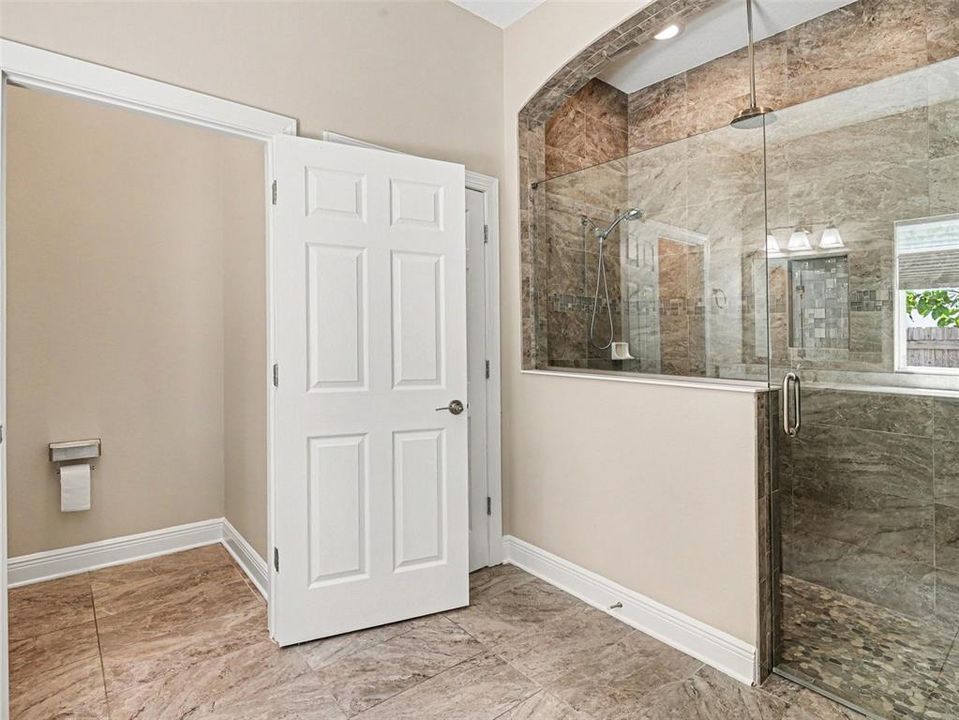 For Sale: $998,000 (4 beds, 3 baths, 2566 Square Feet)