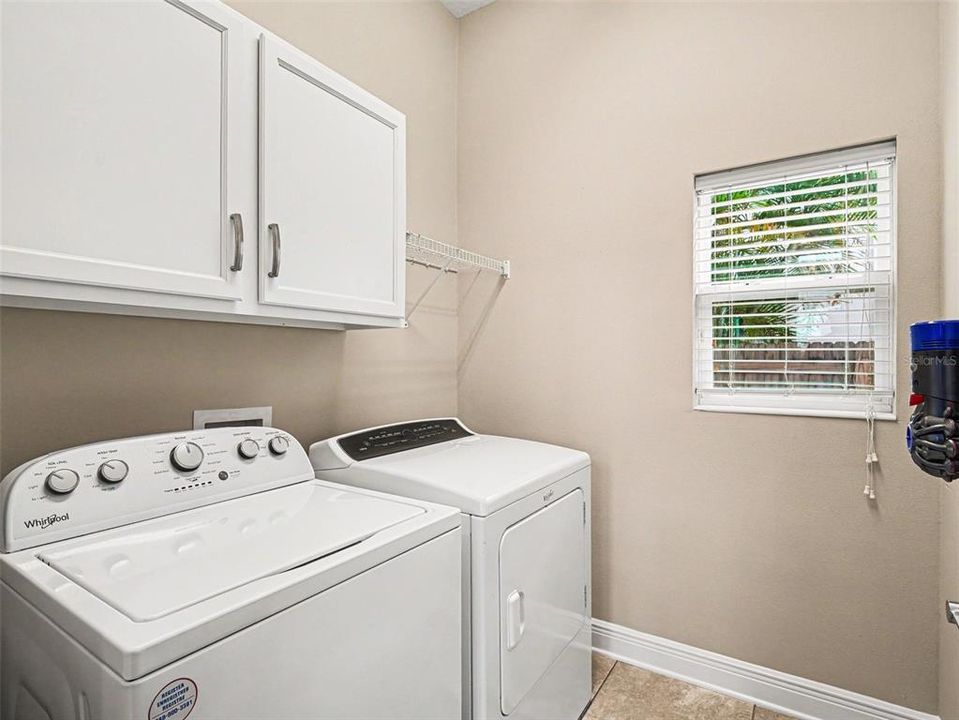 For Sale: $998,000 (4 beds, 3 baths, 2566 Square Feet)