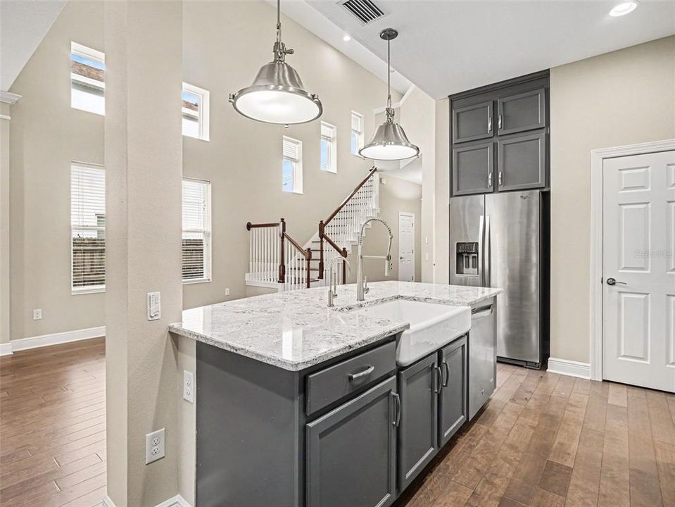 For Sale: $998,000 (4 beds, 3 baths, 2566 Square Feet)