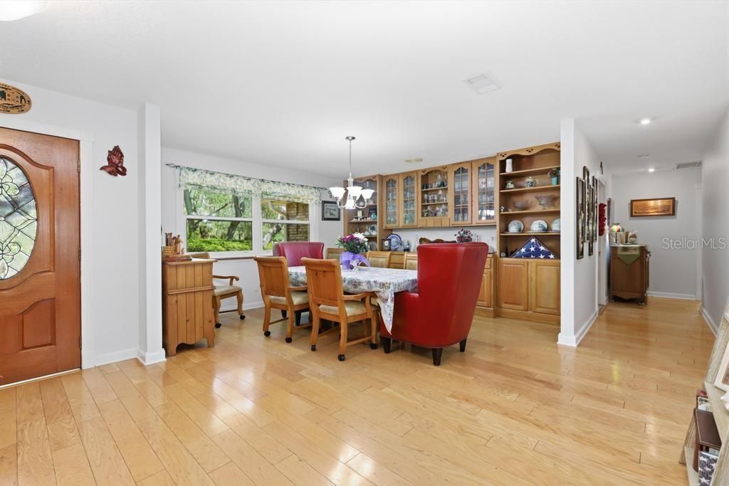 For Sale: $720,000 (3 beds, 2 baths, 2662 Square Feet)