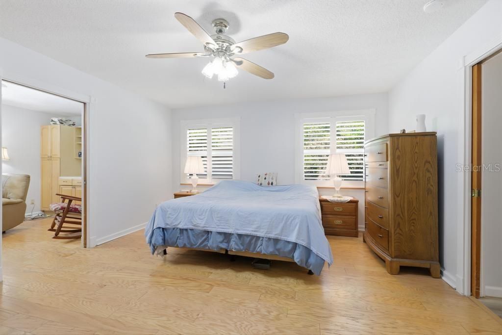 For Sale: $720,000 (3 beds, 2 baths, 2662 Square Feet)