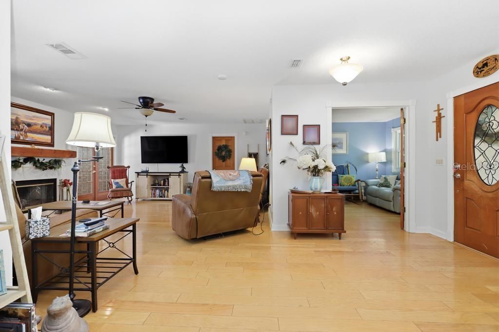 For Sale: $720,000 (3 beds, 2 baths, 2662 Square Feet)
