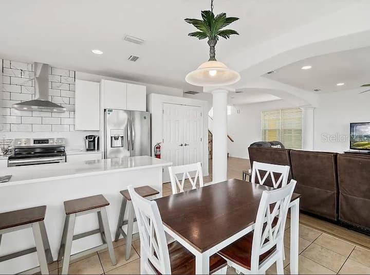 For Sale: $1,095,000 (4 beds, 3 baths, 2909 Square Feet)