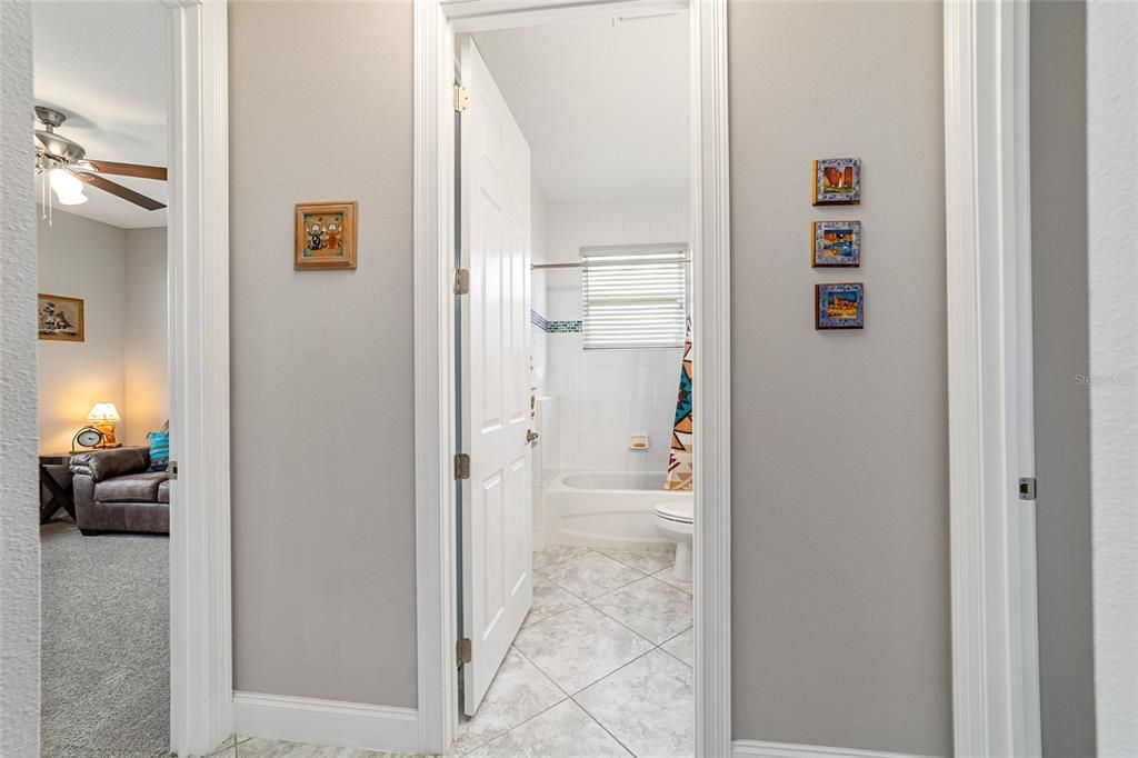 En Venta: $589,900 (4 camas, 3 baños, 2552 Pies cuadrados)