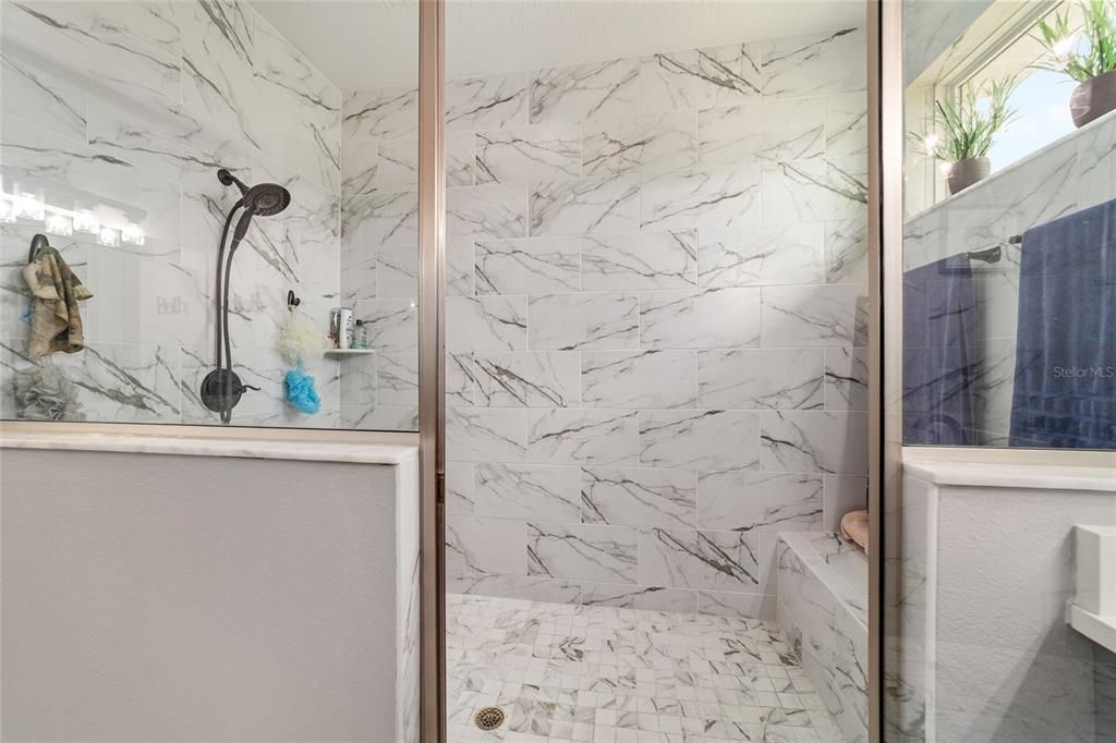 En Venta: $589,900 (4 camas, 3 baños, 2552 Pies cuadrados)