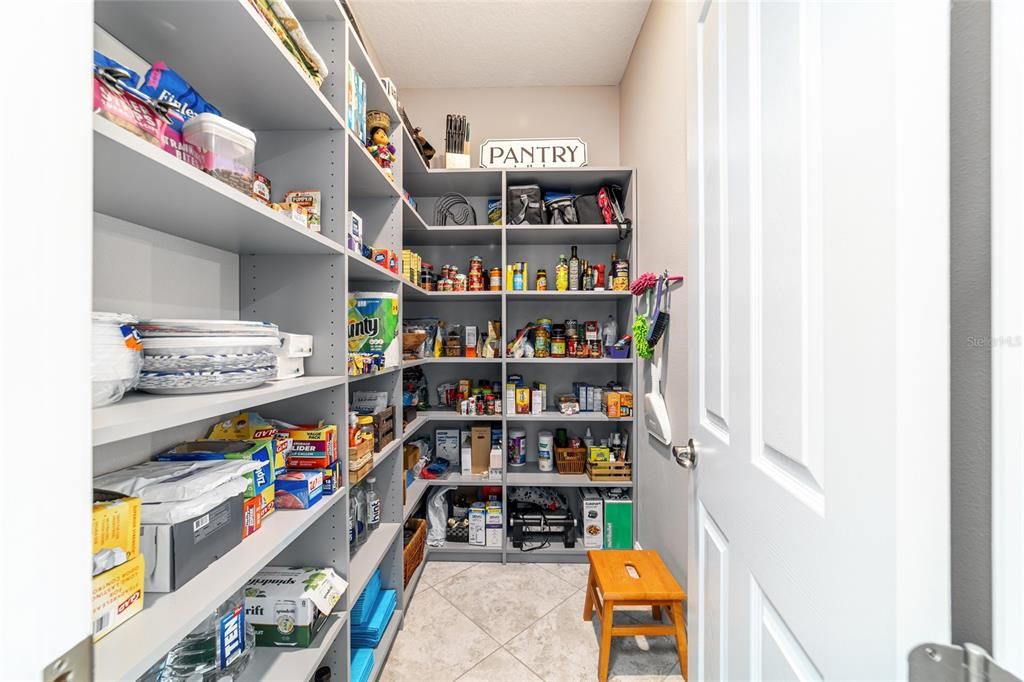 En Venta: $589,900 (4 camas, 3 baños, 2552 Pies cuadrados)