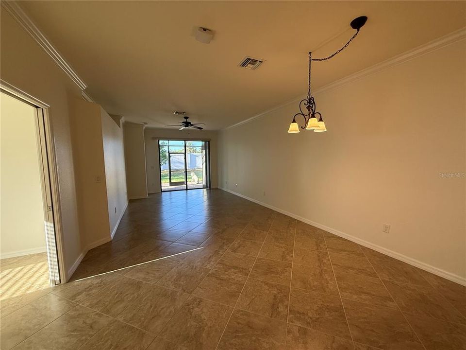 For Rent: $2,500 (3 beds, 2 baths, 1412 Square Feet)