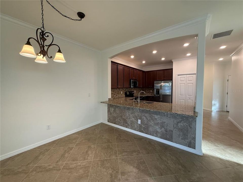 For Rent: $2,500 (3 beds, 2 baths, 1412 Square Feet)