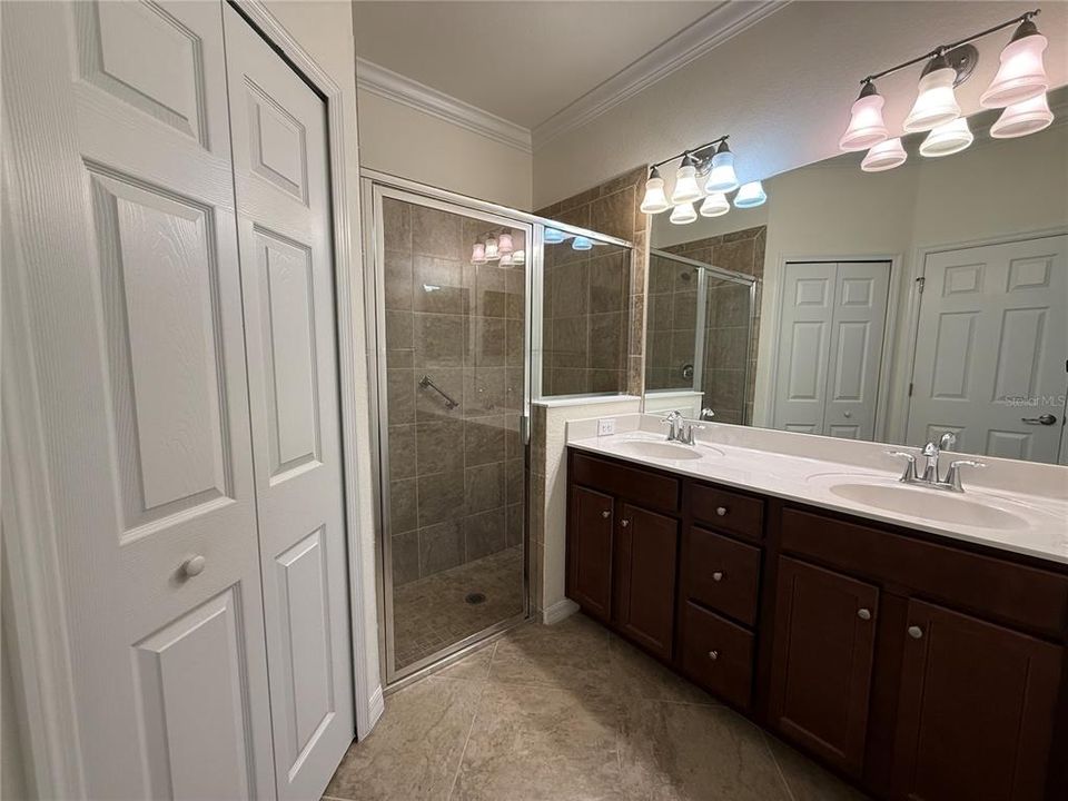 For Rent: $2,500 (3 beds, 2 baths, 1412 Square Feet)