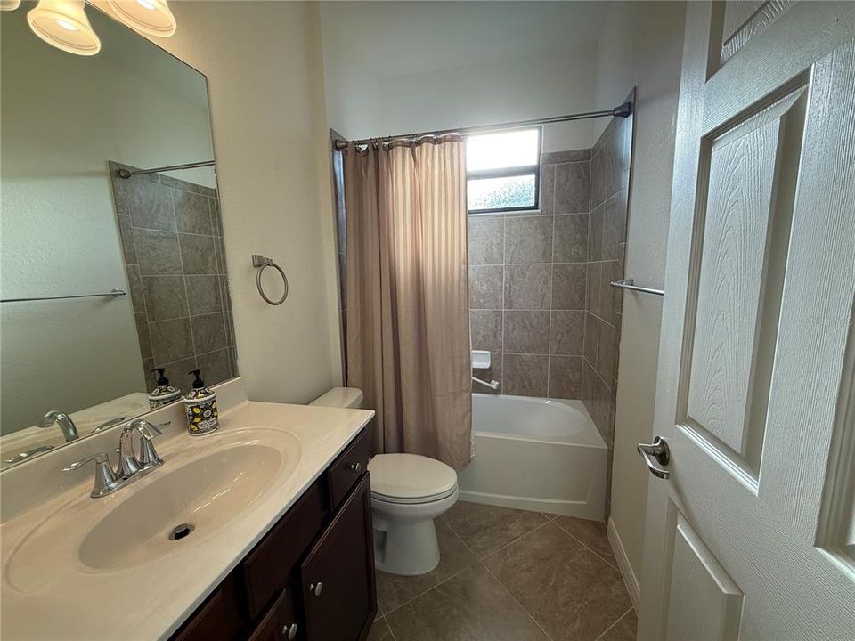 For Rent: $2,500 (3 beds, 2 baths, 1412 Square Feet)