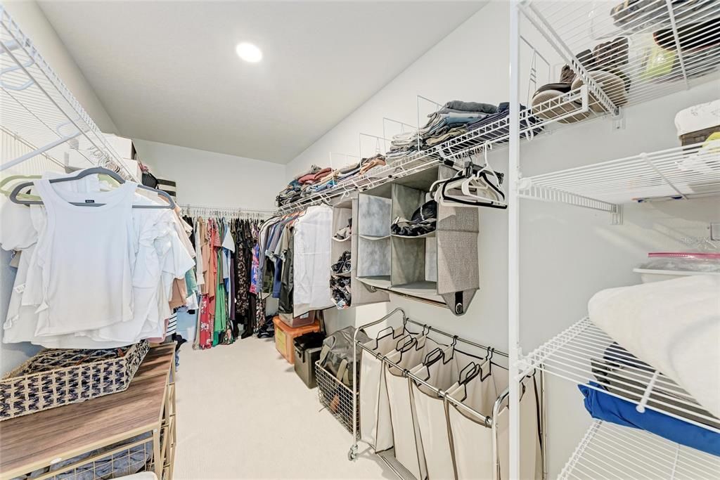 Activo con contrato: $659,900 (4 camas, 3 baños, 2549 Pies cuadrados)