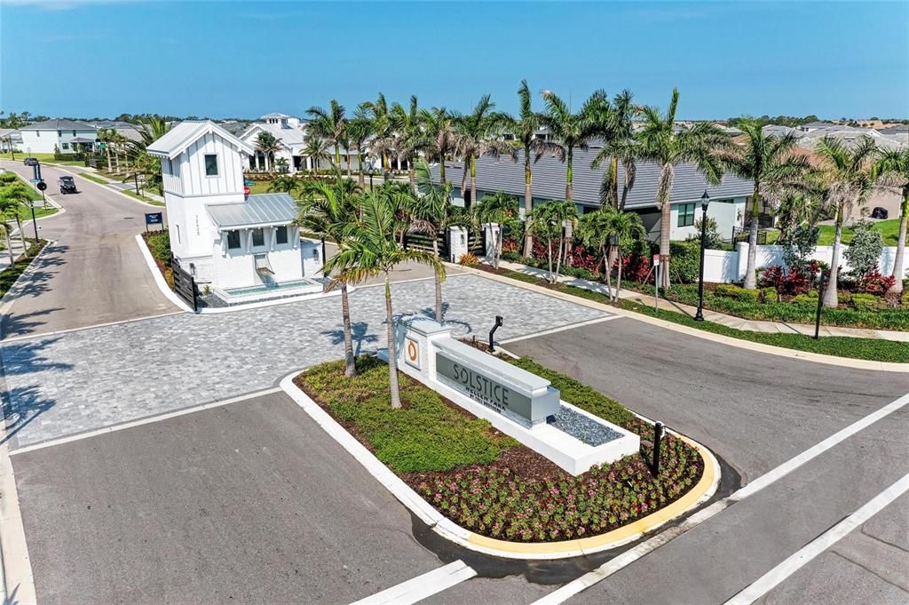 Activo con contrato: $659,900 (4 camas, 3 baños, 2549 Pies cuadrados)