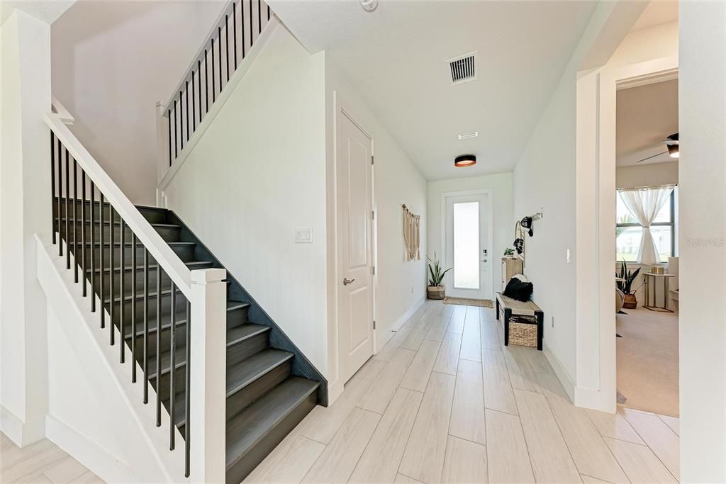 Activo con contrato: $659,900 (4 camas, 3 baños, 2549 Pies cuadrados)